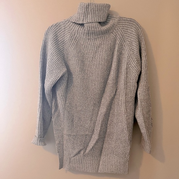 Italian Wool Aritzia Wilfred Turtleneck - Picture 2 of 7